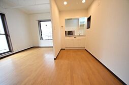 グラン・ソレイユ 204 2階ワンルームのリビング/ダイニング