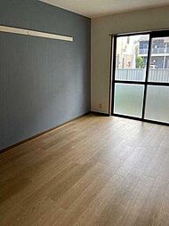 フラットウエストII 102 1階1Kのリビング/ダイニング