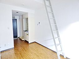 アドバンスドミトリー 205 2階ワンルームのリビング/ダイニング