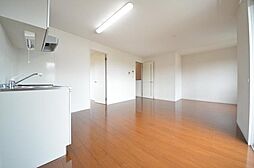 ウィスタリア・ガーデンＡＢ 2階1LDKのリビング/ダイニング