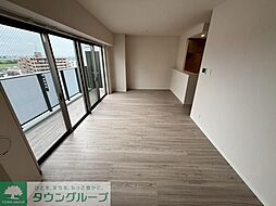 JR武蔵野線 三郷駅 徒歩2分の賃貸マンション 10階2LDKのリビング/ダイニング