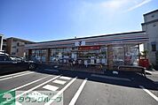 セブンイレブン草加谷塚上町店 徒歩7分。 550m