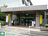 周辺：廻田図書館 徒歩12分。その他 890m