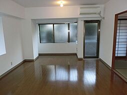 小田急小田原線 経堂駅 徒歩17分の賃貸マンション 1階3LDKのリビング/ダイニング