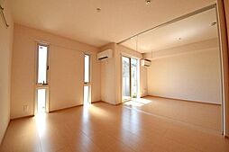 グランシャリオＡ棟 1階1LDKのリビング/ダイニング