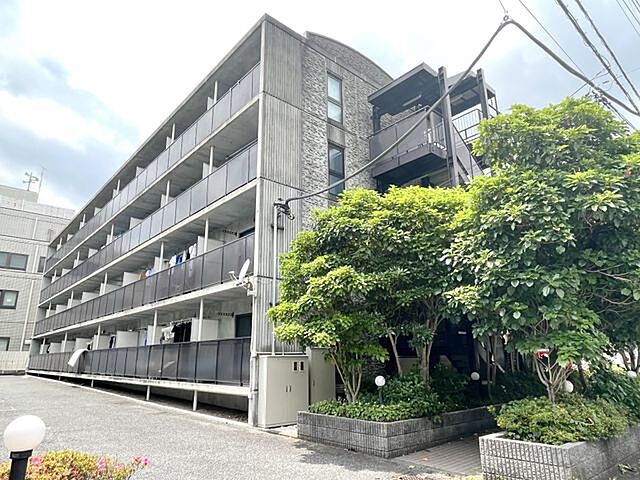 10 / 34