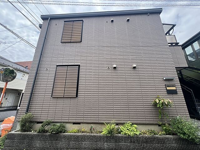6 / 18