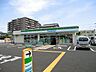 周辺：ファミリーマート 388m