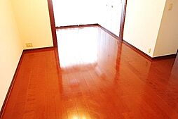 弦巻パーク・ホームズ 113 1階2LDKのリビング/ダイニング