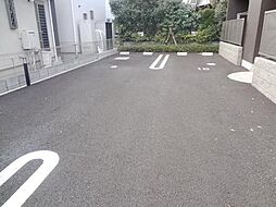 8 / 18