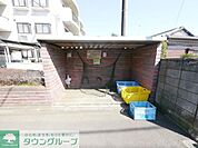 ゴミ置き場 808m