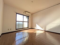 オーガストユリ2000 307 3階1Kのリビング/ダイニング