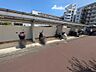 その他：自転車やバイクを安心して置ける駐輪場を完備。毎日の通勤・通学や買い物にも便利で、家族みんなが気軽に使えます。住まいの暮らしやすさを支える、実用性の高い設備です。