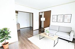 プレジオ石川 101 1階3LDKのリビング/ダイニング