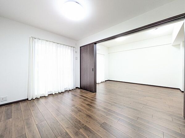 洋室を拡大表示
