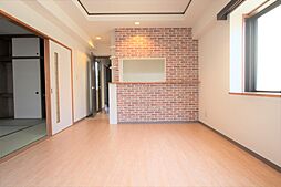 ボンヴォーヌン 103 1階3LDKのリビング/ダイニング