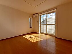 シャン・ド・フルール 202 2階2DKのリビング/ダイニング