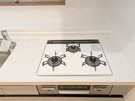3口のグリル付きガスコンロです。