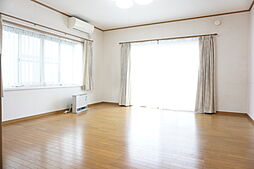 本宮5丁目貸家 1 2階5LDKのリビング/ダイニング