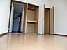 寝室：洋室6帖