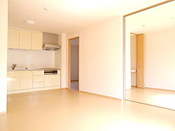 メゾン・デュ・ヴェルジェ 102 1階2LDKのリビング/ダイニング