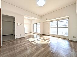 ロイヤルアネックスベイフロント 205 2階3LDKのリビング/ダイニング