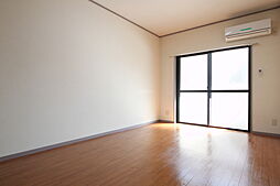 伊予鉄道環状線(JR松山駅経由) 鉄砲町駅 徒歩9分の賃貸マンション 1階1Kのリビング/ダイニング