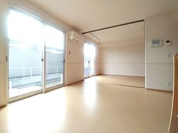 伊予鉄道高浜線 西衣山駅 徒歩1分の賃貸アパート 1階2LDKのリビング/ダイニング