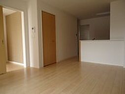 サンフラット 102 1階2LDKのリビング/ダイニング