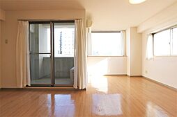 伊予鉄道市駅線 市役所前駅 徒歩4分の賃貸マンション 9階ワンルームのリビング/ダイニング