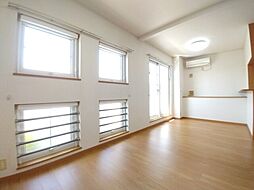 伊予鉄道横河原線 北久米駅 徒歩9分の賃貸アパート 2階1LDKのリビング/ダイニング