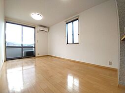 伊予鉄道横河原線 梅本駅 徒歩4分の賃貸アパート 2階2LDKのリビング/ダイニング