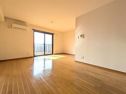 伊予鉄道横河原線 北久米駅 徒歩6分の賃貸マンション 3階2LDKのリビング/ダイニング