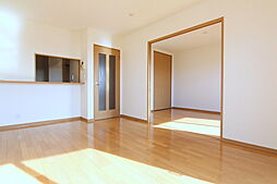 伊予鉄道横河原線 田窪駅 徒歩9分の賃貸マンション 2階1LDKのリビング/ダイニング