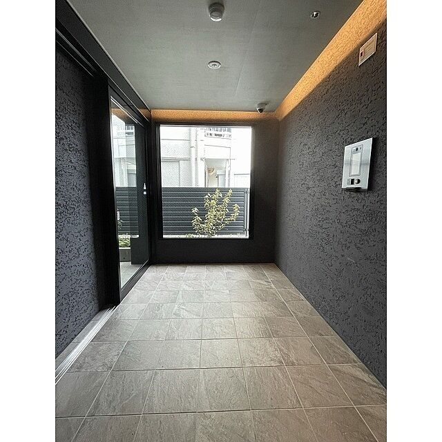 18 / 24