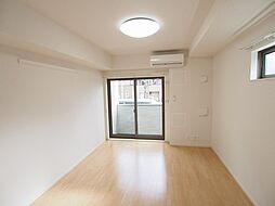 カルフール千防 105 1階1Kのリビング/ダイニング