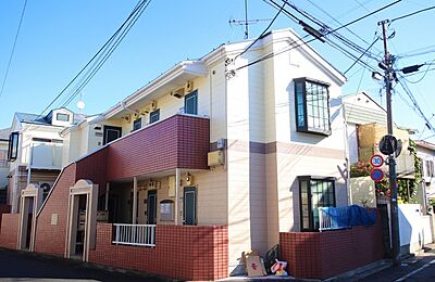 外観：★住宅街に立地する暮らしやすい住環境です★