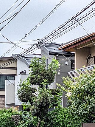 屋根に太陽光パ...