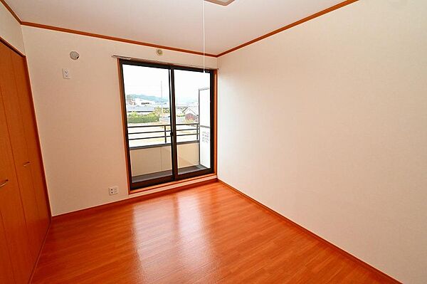 apartment 群馬県桐生市新里町新川955-6
新里町新川の賃貸情報を見る
物件地図