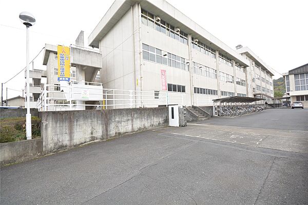 画像5:広沢中学校(1、100m)