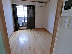 ショコラノワール 201 1階ワンルームのリビング/ダイニング