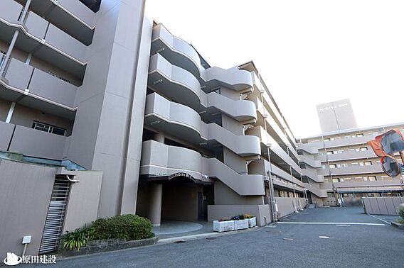 ■駅徒歩約5分...