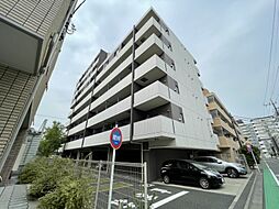 [外観] 京王線特急停車駅、周辺もにぎやかな府中駅徒歩10分圏内。便利な立地の8階建建物です。