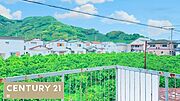バルコニーから山が望められ春夏秋冬・四季折々の多彩な景色とともに暮らせます♪