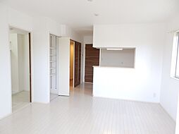 新川ヒルズ 201 2階1LDKのリビング/ダイニング