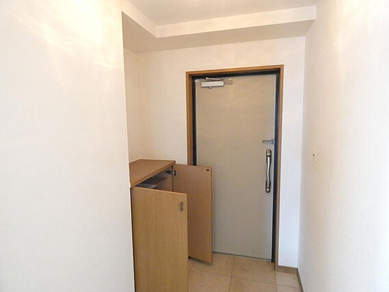 圧迫感の無い玄...