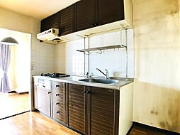 [キッチン] 収納スペース豊富の広々キッチン