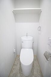 [トイレ] 温水洗浄便座付きのトイレも新品ですので、気持ちよくお使いいただけます