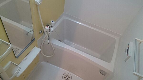 画像5:追い焚き機能&amp;浴室乾燥機付きのバスルームです◆