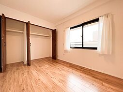 [寝室] 収納スペースもあり、生活しやすい居住スペースです。